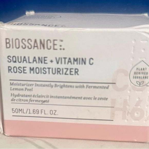 Biossence Squalane + Vitamin C Rose Brightening - Picture 7 of 15